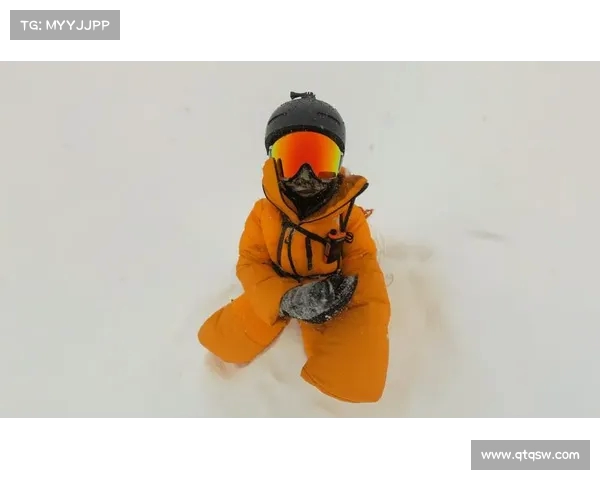 极限滑雪：挑战自然极限，探索雪山极速运动的魅力与奥秘